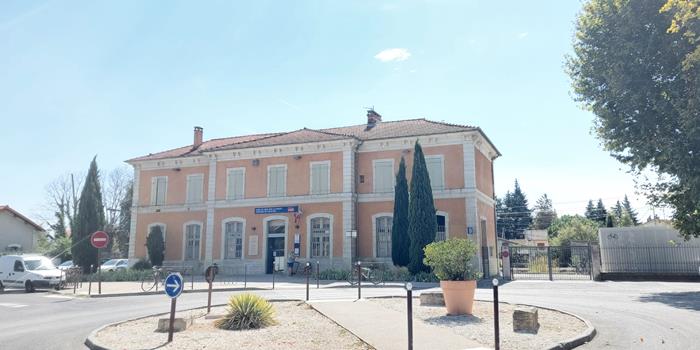 Gare de L'Isle-sur-la-Sorgue - Fontaine-de-Vaucluse